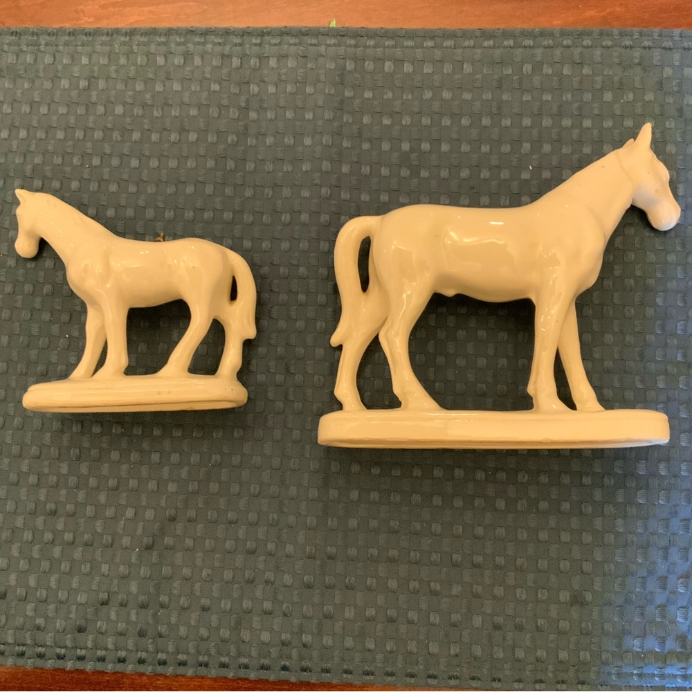 Set of 3 vintage horse statues